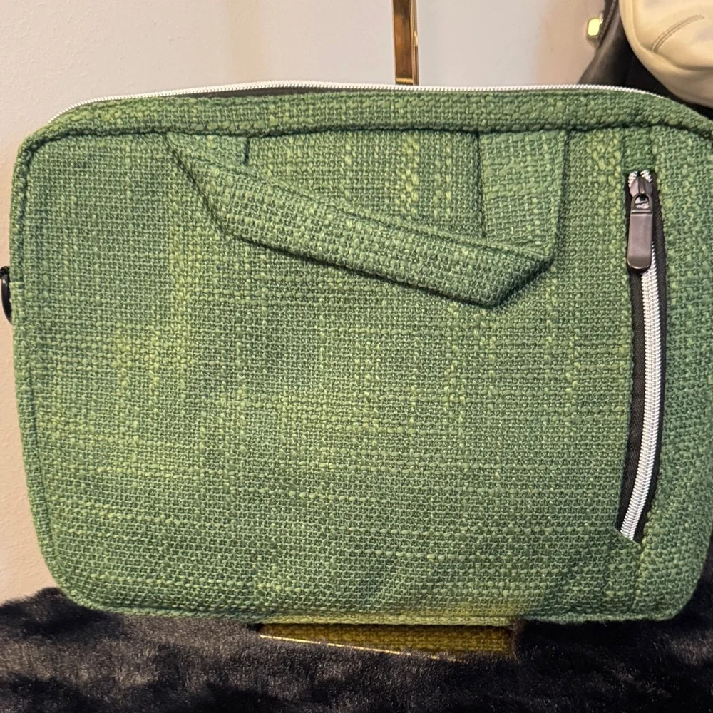 Unisex SIDE HUSTLER 15’ laptop bag